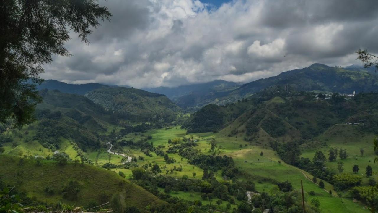 Hostal Rural La Montana Alquiyapura 살렌토 외부 사진